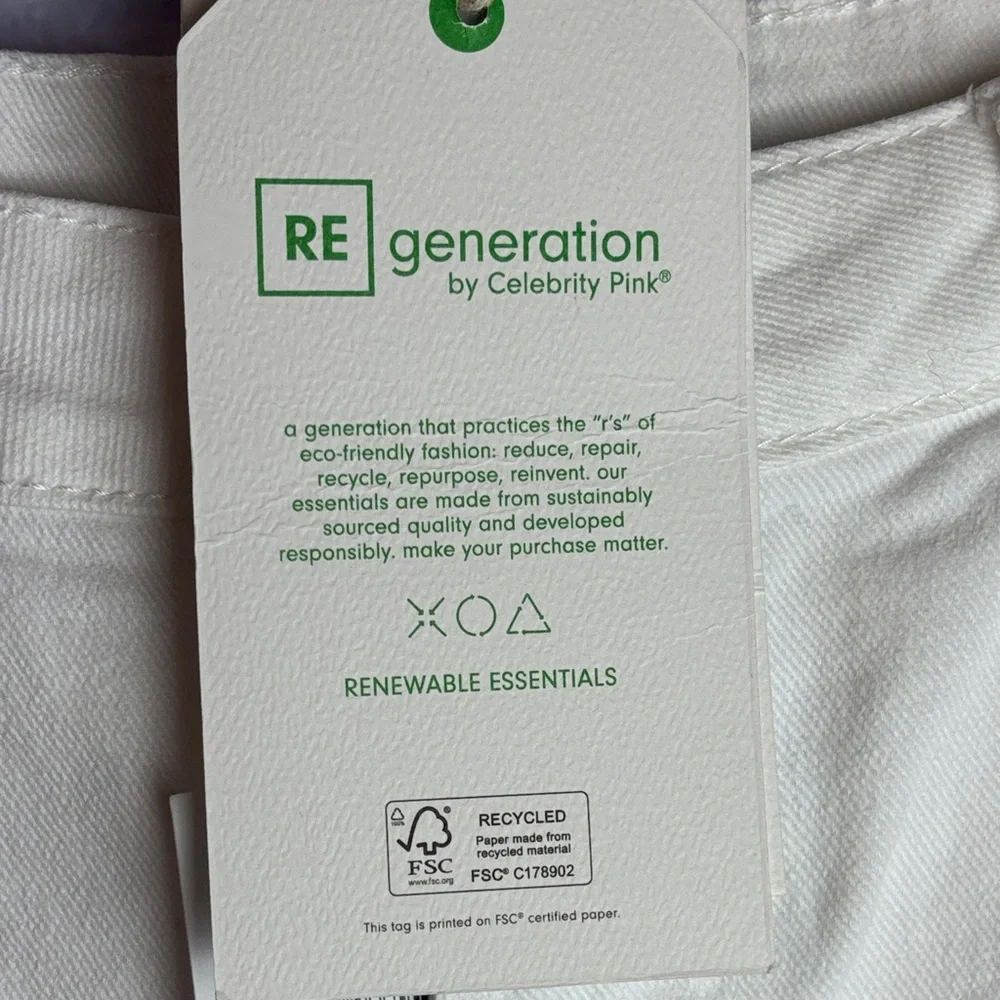 NWOT Celebrity Pink Cuffed White Bermuda Blossom Shorts RE Generation Mid Rise